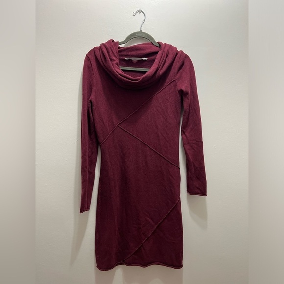 Athleta Camber Twisted Cowl Neck Sweater
Dress Size Small in Port Wine - Picture 1 of 4